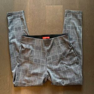 Legging-like plaid pants